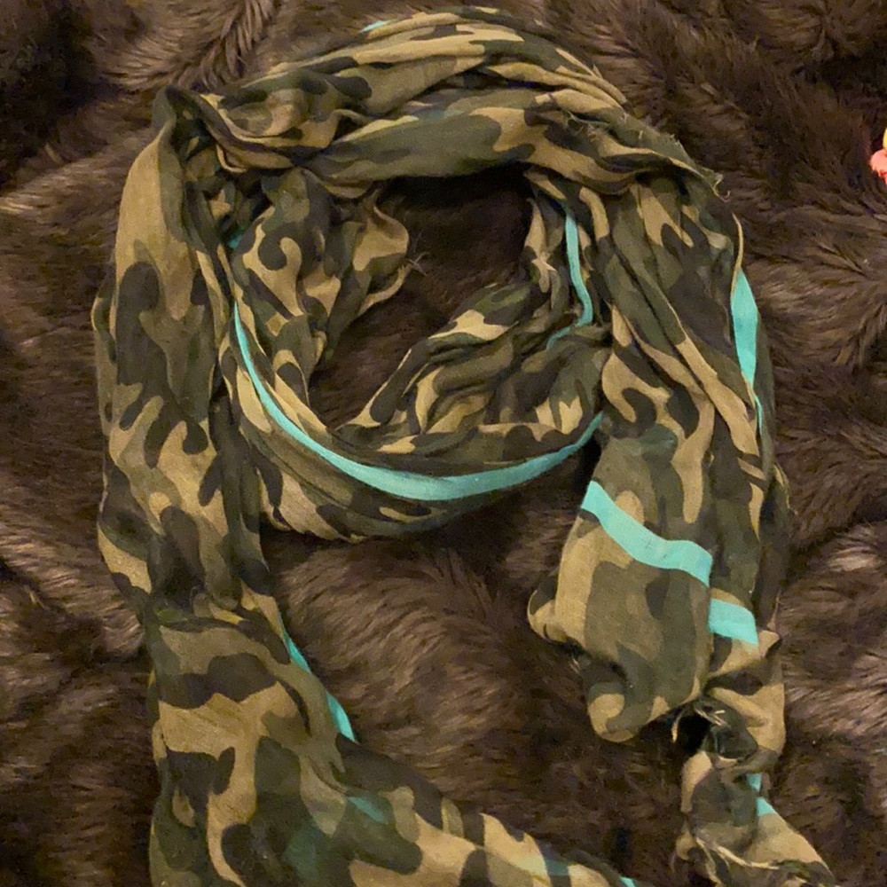 COPY - This scarf can bring out that final look!